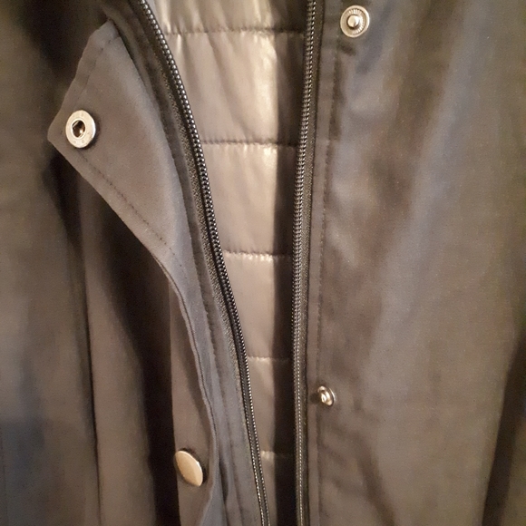 Woman's reversible light coat - Picture 3 of 9